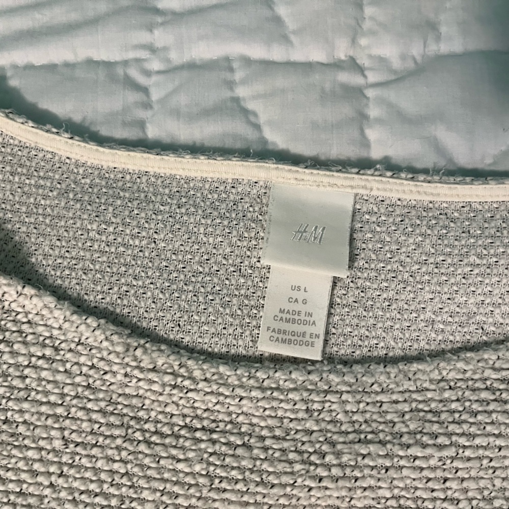 H&M Sweater - Picture 4 of 4